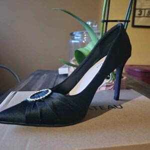 Le Chateau Elegant Black Heels with Sparkling Detail